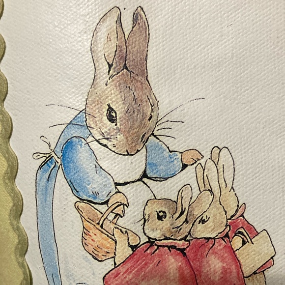 PETER RABBIT BASKET & BOOK BUNDLE ( free carrot plates!) - Picture 5 of 16